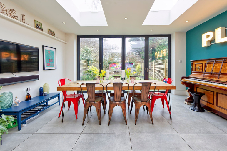 Food & Drinks, 4 Bedroom House, Barnes, London