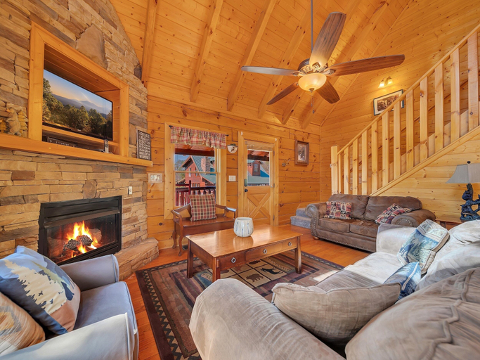Living area 2, Ern821 - Tranquil Times 5 Bedroom Cabin, Sevier