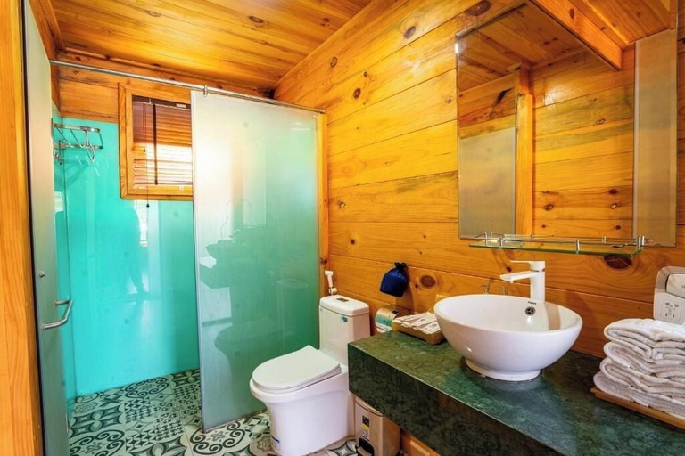 Bathroom 2, DoiDep Tea Resort, Bảo Lộc