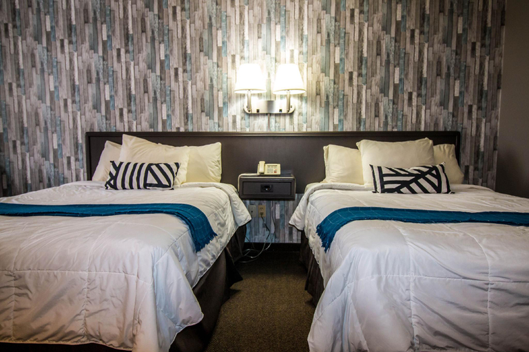 Bedroom 2, Companion Hotel Motel, Cochrane