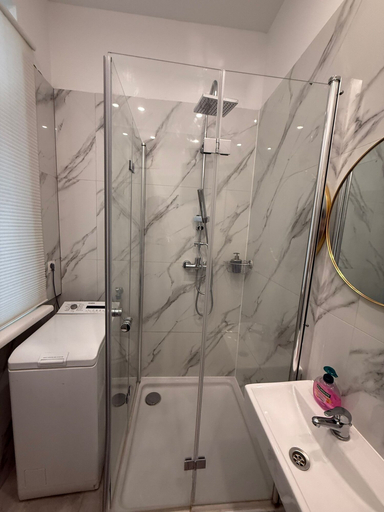 Bathroom 2, Group Stay 4BR Near Westbahnhof, Wien