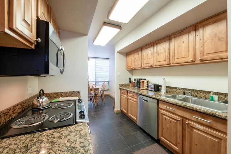 Private kitchen 5, Park Avenue 2 Bedroom Condominiums - Sleeps 8, Summit