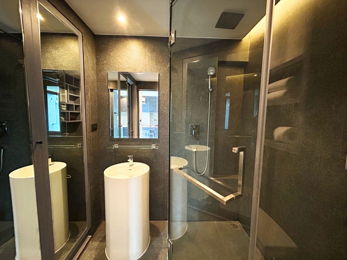 Bathroom 3, 1BR with Rooftop Pool & Gym C191, Phuket Island