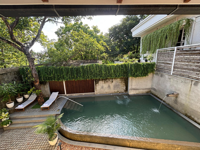 Pool, Baron's antiquarian villa, Ernakulam