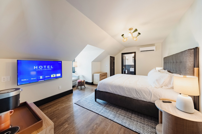 Living area 3, Hotel State College, Centre