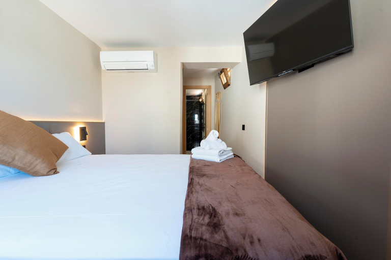 Bedroom 4, Hotel boutique Negresco Plaza Mayor, Madrid