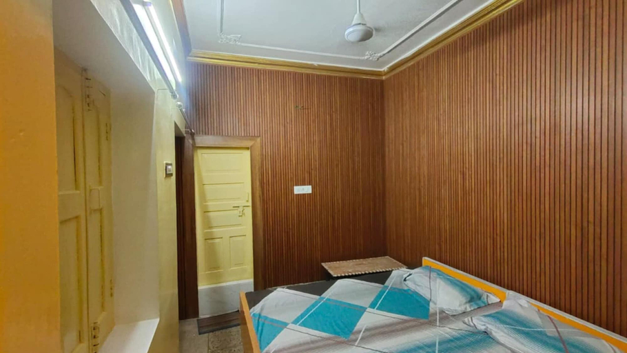 Room 3, Hotel Shanti rest house Gaya, Gaya