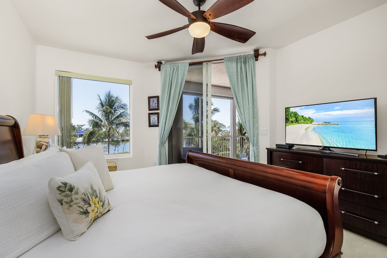 Room 2, Waterside #835: Bayscape Bliss 3br/2ba Condo W/ Pool! 3 Bedroom Condo, Lee