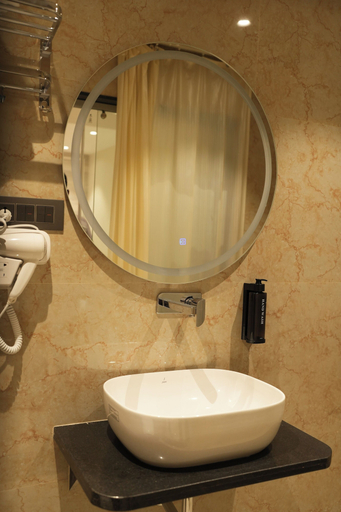 Bathroom, The Jeevan Inn, Ahmadnagar