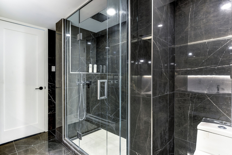 Bathroom 3, CLUBHAUS Hotel, Montréal