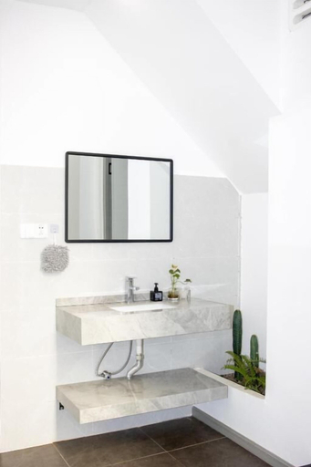 Bathroom 4, Muulao Hostel, Vientiane