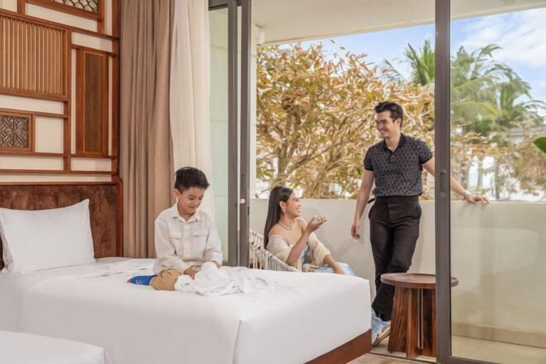Bedroom 2, Ocean Villa Da Nang 4BR 5 Beds, Private Pool and Kitchen, Da Nang