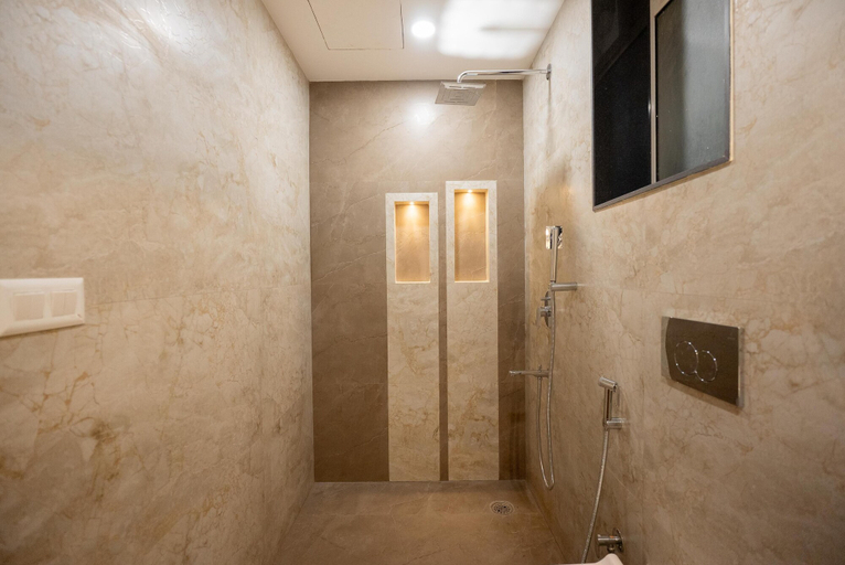 Bathroom, Onlystay DLF My Pad Gomti Nagar Suites, Lucknow
