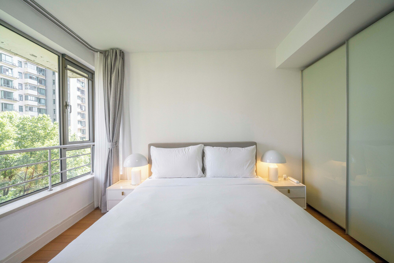 Room 5, Tyms Stylish 1BR 1BA Apt Xujiahui Center, Shanghai