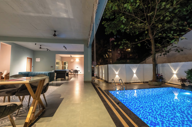 Pool 4, Royal 78 Backpackers Bar & Restaurant, North Goa