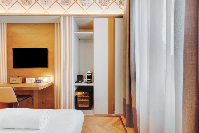 Bedroom 2, QC room Milano Porta Romana, Milano