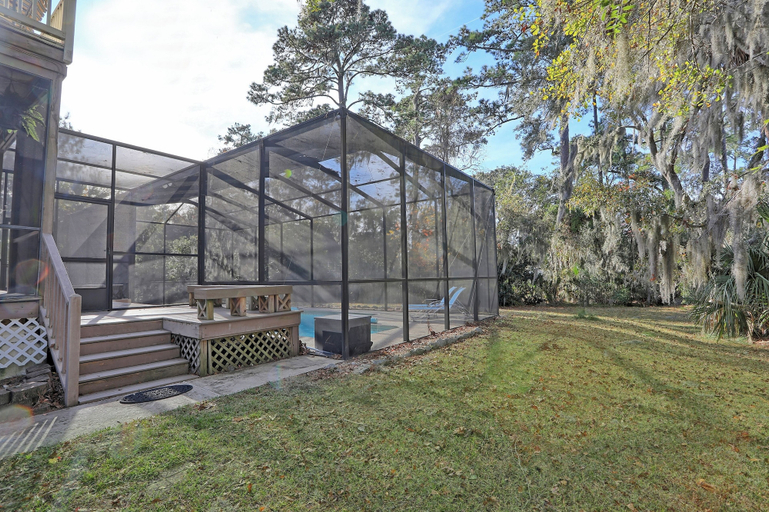 Terrace/patio, Renovated Pool Paradise Private Oasis, Chatham