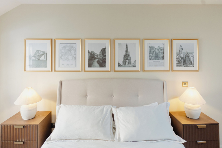 Room 2, Charming Central Mews Home with Secure Parking, Edinburgh