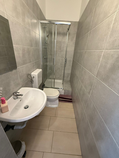 Bathroom 2, Affordable 2BR Apt Superb Location, Wien