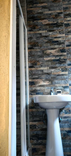 Bathroom 4, Princeville Guest-Lodge, City of Johannesburg