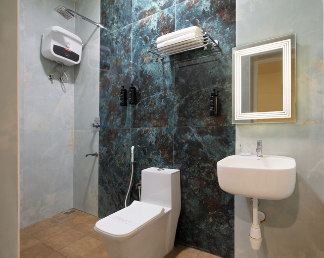 Bathroom 4, Greens Estate, Chennai