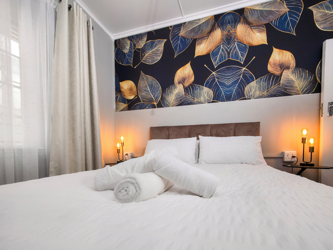 Room 5, Tau Golden Mane, City of Johannesburg