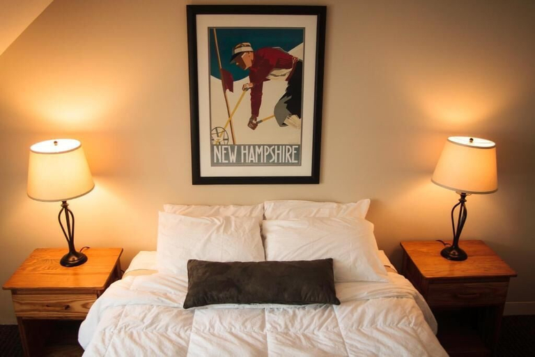 Room 2, Town Square Condos, Grafton