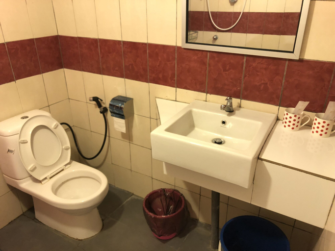 Bathroom 3, The Wizard of Oz Resort, Semporna