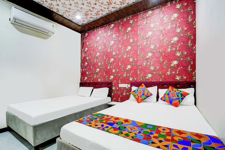 Room 3, Fabhotel Mahak Palace, Ujjain