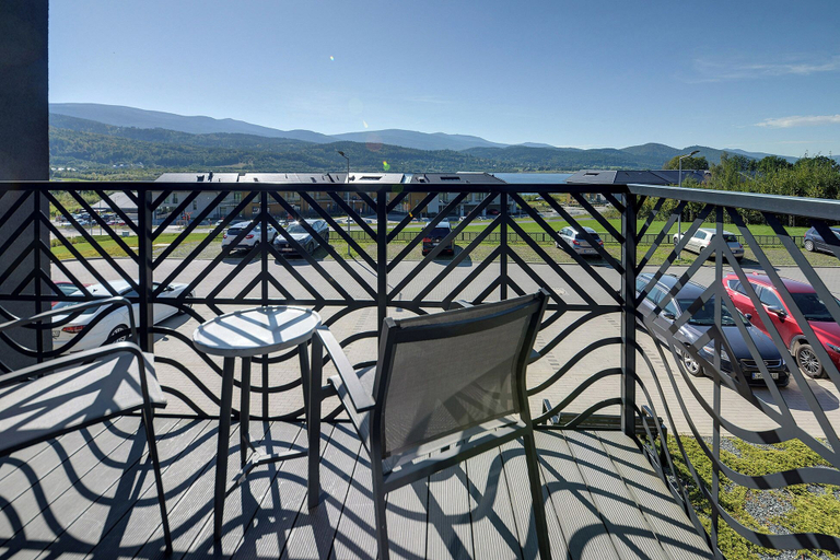 Balcony 2, RentPlanet - Apartamenty Karkonoskie, Jelenia Góra