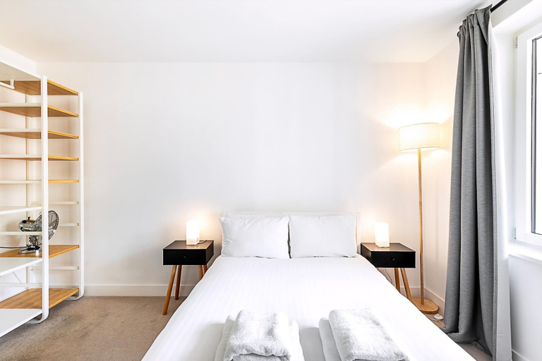Exterior 4, Modern 2-bed Flat With Terraces in Leyton, London