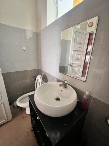Bathroom 5, An Nam Corner- Hostel, District 1