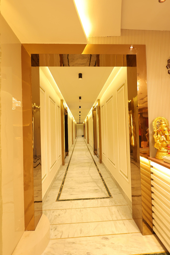 Living area, Hotel Moti, Jhansi