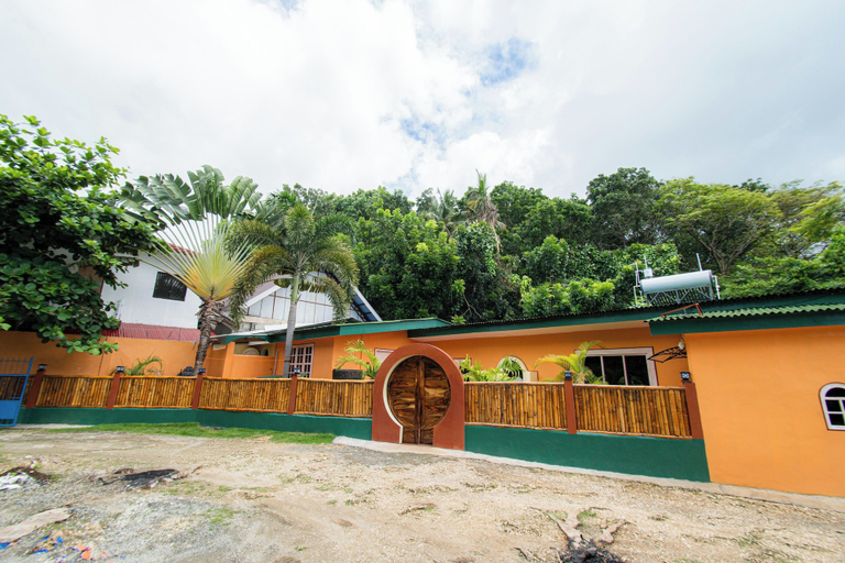 Front of property 4, La Maison - Siquijor, San Juan