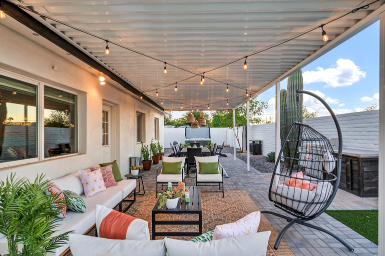 Outdoor dining 4, Beatrice Mini-resort Scottsdale, Maricopa