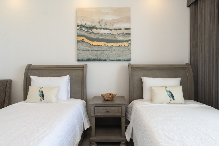 Room 2, Splash in The New Lazy River and Sleep In Luxury Encantame Towers C 1204, Puerto Peñasco