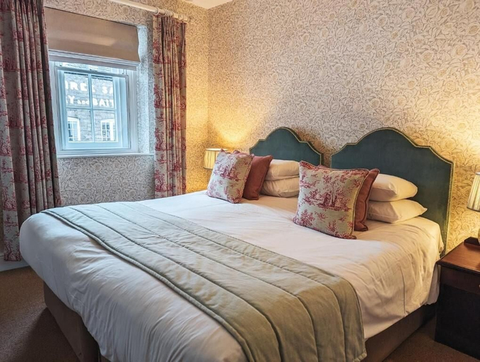 Bedroom 2, Three Salmons Hotel, Monmouthshire