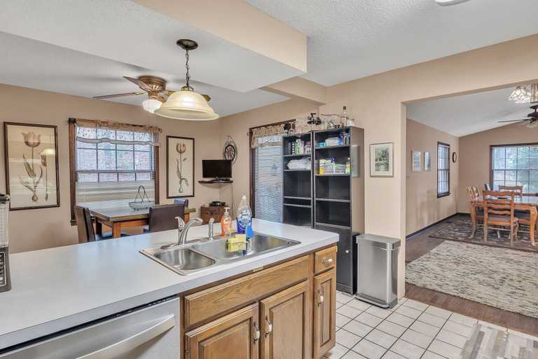 Private kitchen 4, View West Lakefront Home 4 Bedroom Home, Campbell