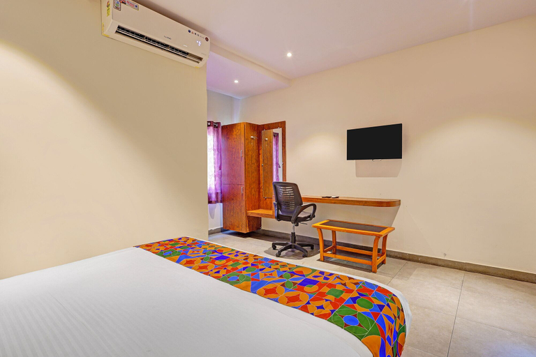 Room 4, Fabhotel Siddarth Grand, Krishna