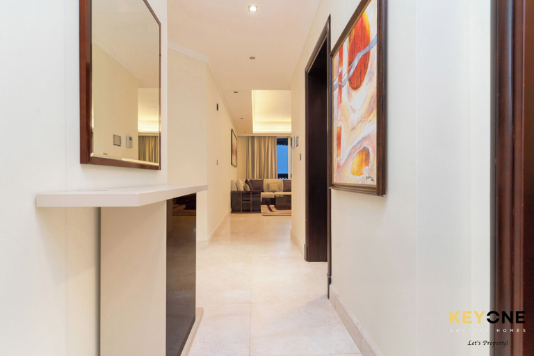 Room 5, Grandeur 2BR Small Room & Beach Access, Dubai