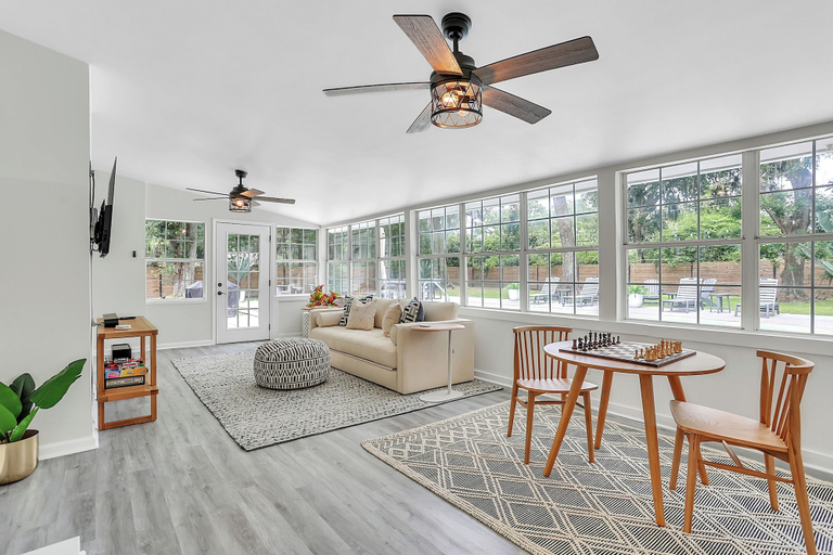 Living area 2, Coastal Pool Retreat Near Beach, Chatham