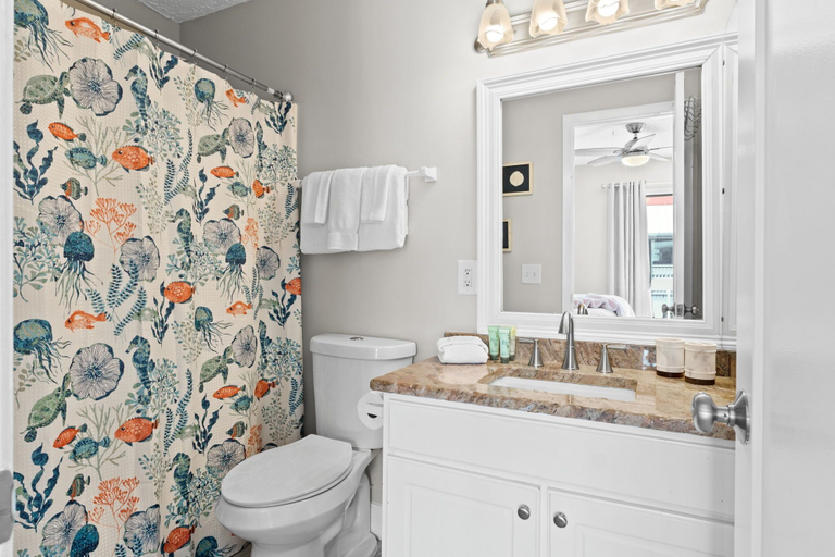 Bathroom 4, The Pink Flamingo by Book That Condo, Bay