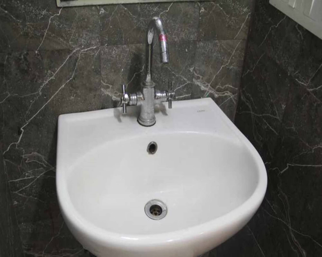 Bathroom 5, Hotel Nagpal, Hardwar