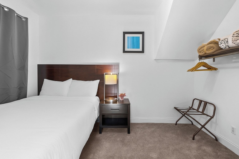 Floor plan 4, New Downtown Lux 3BR Free Parking, AC & Wi-fi, Wayne