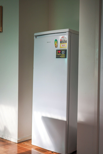 Private kitchenette 4, StayAU Newly Modern Comforts 3BRM Home Cranbourne, Casey - Cranbourne