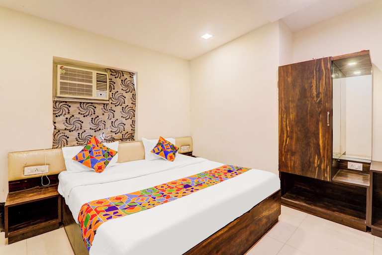 Room 2, Fabhotel Travellers, Lucknow