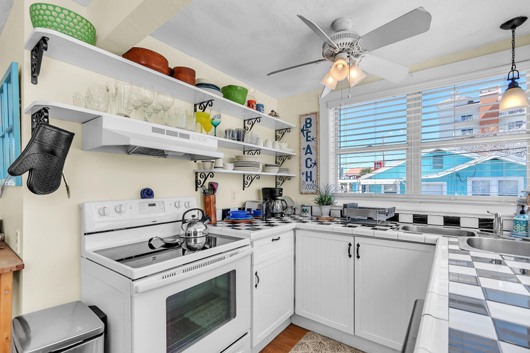 Private kitchen 5, John's Pass-time Beach Cottage #2, Pinellas
