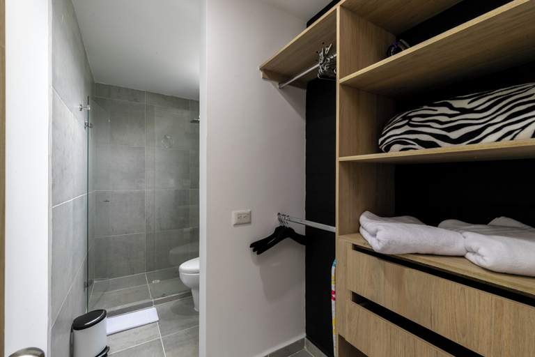 Bathroom 4, Borbon Suites, Medellín