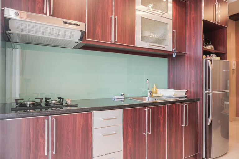 Private kitchen 2, Elegant Modern 2Br Apartment At Marina Ancol, Jakarta Utara