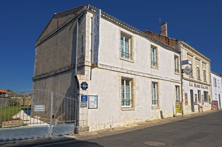 Exterior & Views 2, Hôtel Bar Restaurant La Marie Galante, Charente-Maritime